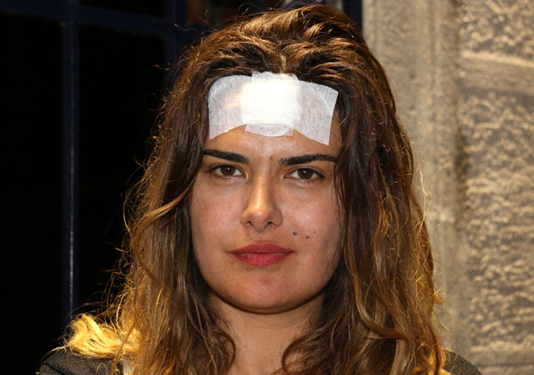 Ünlü sunucu o anları anlattı: Yakasından tutup...