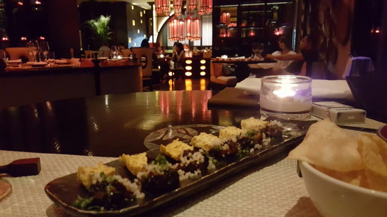 Katar çöllerinde gece yıldızların altında uyumak...