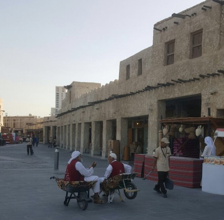 Katar çöllerinde gece yıldızların altında uyumak...