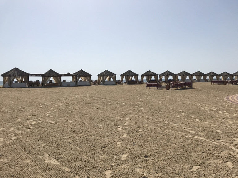 Katar çöllerinde gece yıldızların altında uyumak...