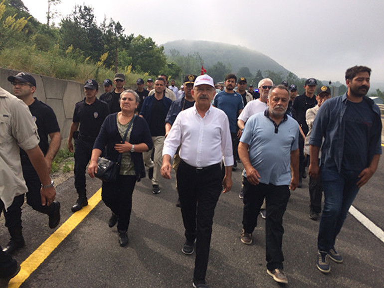 Kılıçdaroğlundan Adalet Yürüyüşünün 13. gününde açıklama: 12 maddelik genelge hazırladık