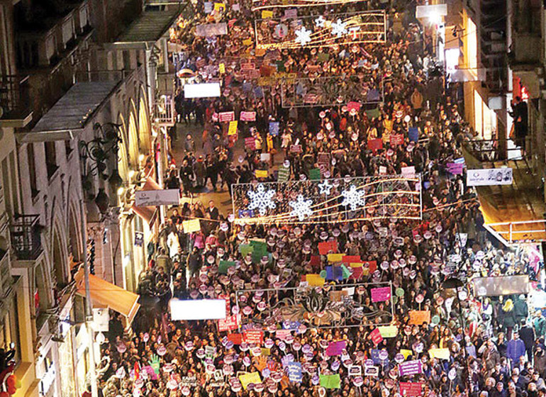 Beyoğlu asla bitmez sıfırı tüketse bile bir gün yeniden canlanır