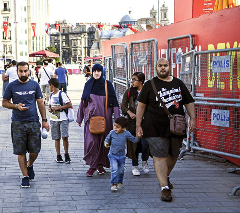 Beyoğlu asla bitmez sıfırı tüketse bile bir gün yeniden canlanır
