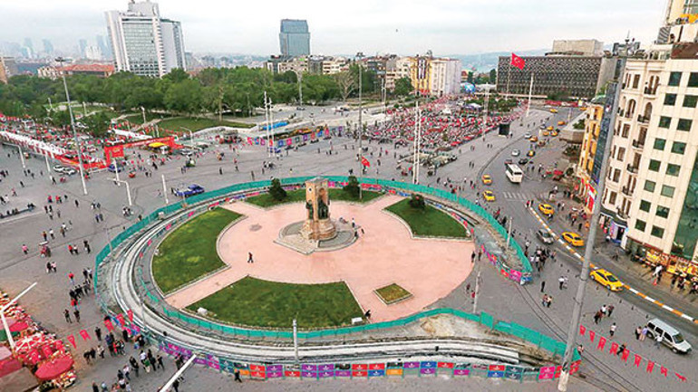 Beyoğlu asla bitmez sıfırı tüketse bile bir gün yeniden canlanır