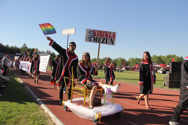 ODTÜ’de gelenek bozulmadı