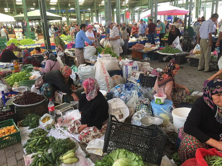 Kuzey Ege’de sıcakları unutturan lezzetler