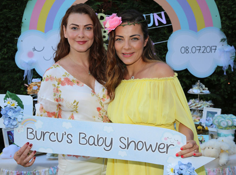 Oğlu için parti yaptı