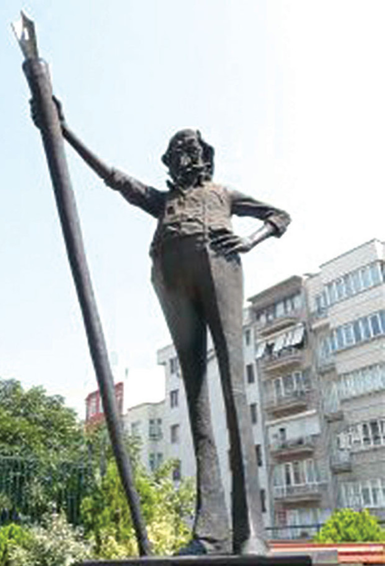 Avanak Avni’nin  sonu da Oğuz Aral heykeli gibi olmasın