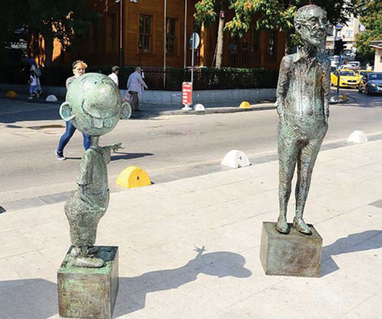 Avanak Avni’nin  sonu da Oğuz Aral heykeli gibi olmasın