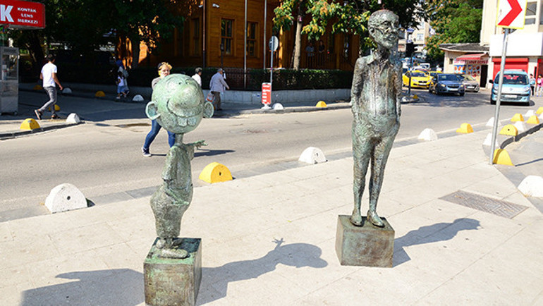 Avanak Avni ve Oğuz Aral Kadıköy’de