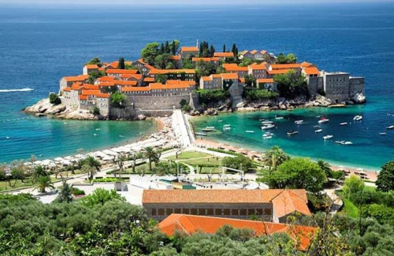 Hem vizesiz hem yakın: Budva