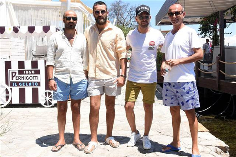 Bodrumdaki kanlı gecenin çifte tabancalı saldırganı aranıyor