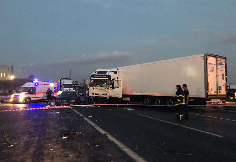 Gebze’de katliam gibi trafik kazası: 6 ölü