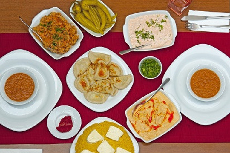 Kaf Dağı’nın ardından gelen tatların peşinde