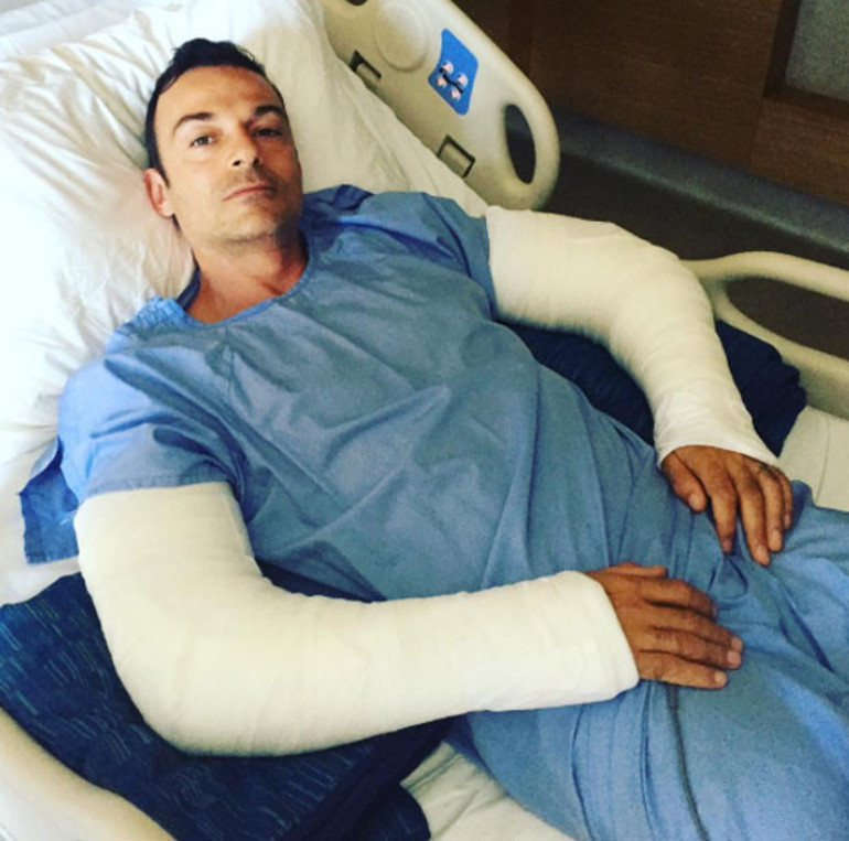 Ünlü sunucu Jess Molhodan kötü haber Uzun bir süre kollarımı kullanamayacağım