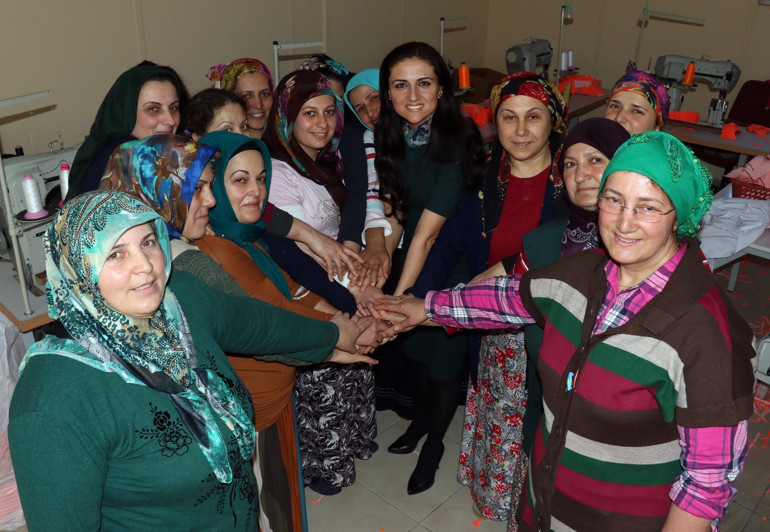Türkiye’yi böyle aydınlık, böyle özgür, böyle cesur kadınlar kurtaracak: Modern Çalıkuşu Dilek Öğretmen’i alkışlıyorum