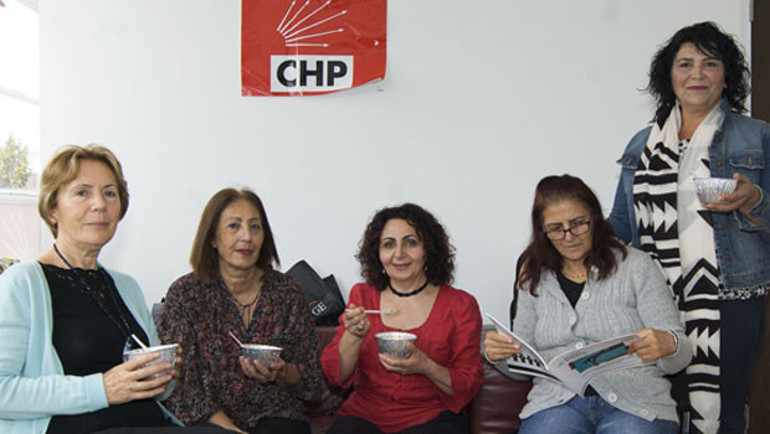 CHP Birliği Londrada aşure paylaştı