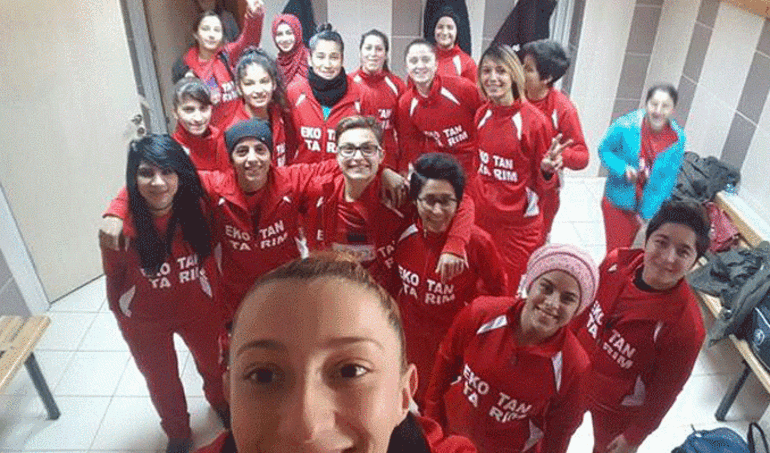 Kulüp, vefat eden futbolcusunun adını aldı