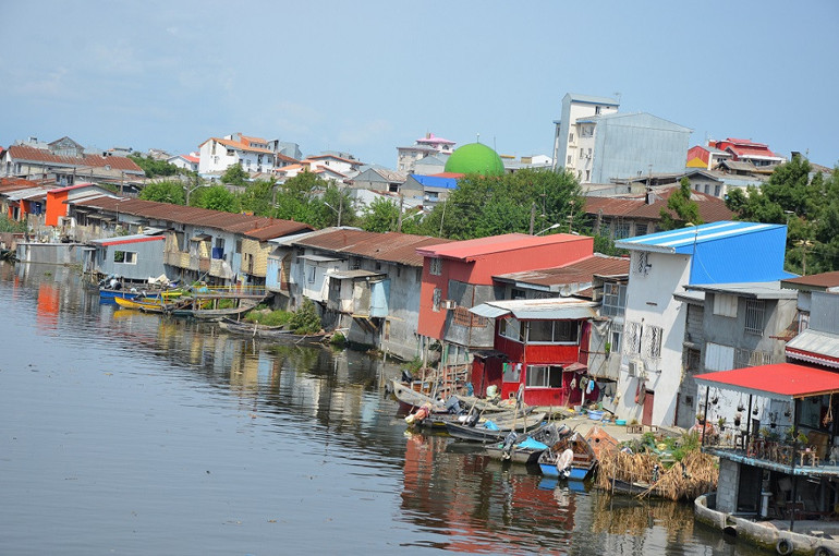 Hazar kıyısında uyumak: İran