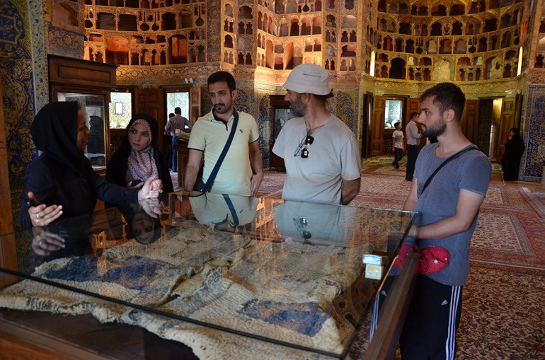 Hazar kıyısında uyumak: İran