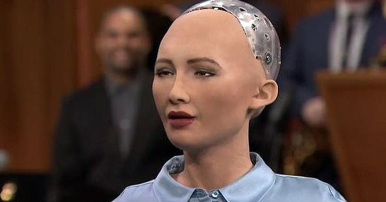 Heykeller, robotlar ve huzursuz seyirler