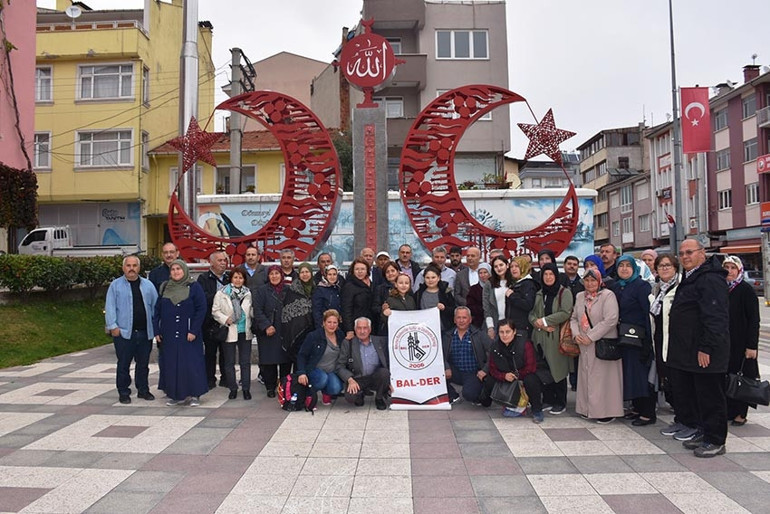 Almanyalı Balıkesirliler Dursunbey’de