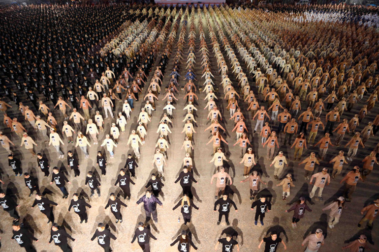 İzmirde 4 bin kişilik zeybek