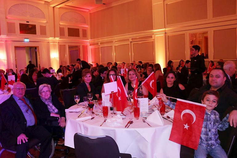 Mustafa Kemal inanılmazı başardı