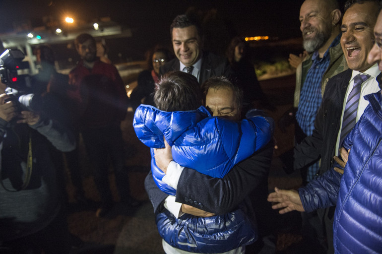 Sözcü gazetesi muhabiri Gökmen Ulu tahliye edildi... Duygusal anlar...