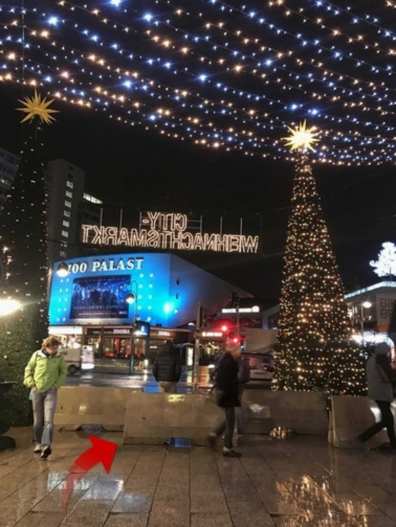 Berlinde kamyonlu terör saldırılarına karşı bariyer önlemi
