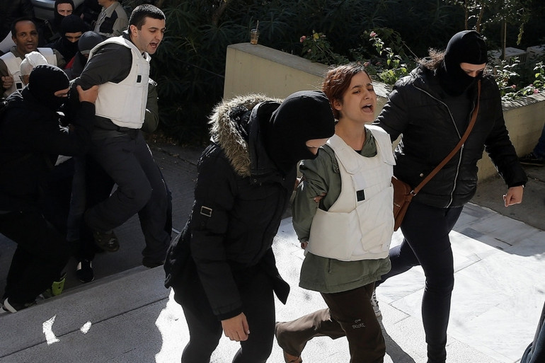 Erdoğanın ziyaretinden önce yakalanmışlardı... Yunan basınından müthiş iddia