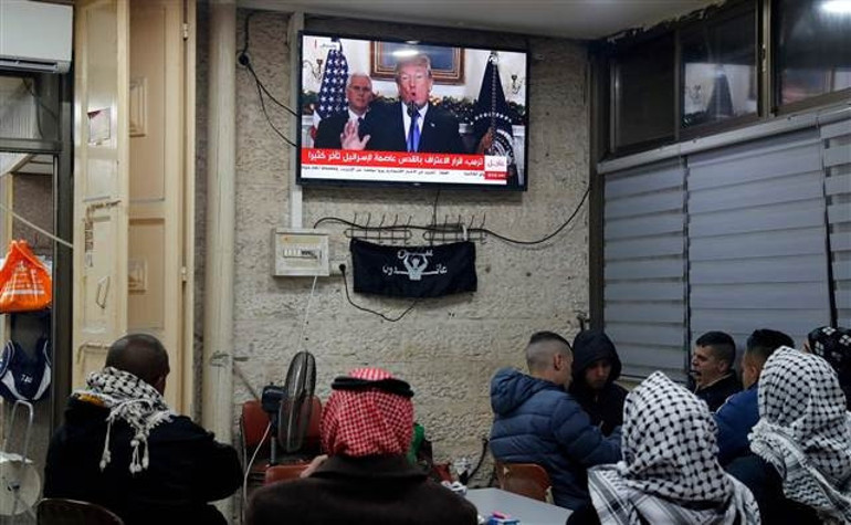 Son dakika: Trump: Kudüsü İsrailin başkenti olarak tanıma vakti gelmiştir