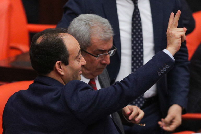 TBMMde bir ilk... HDPli Osman Baydemire Kürdistan cezası