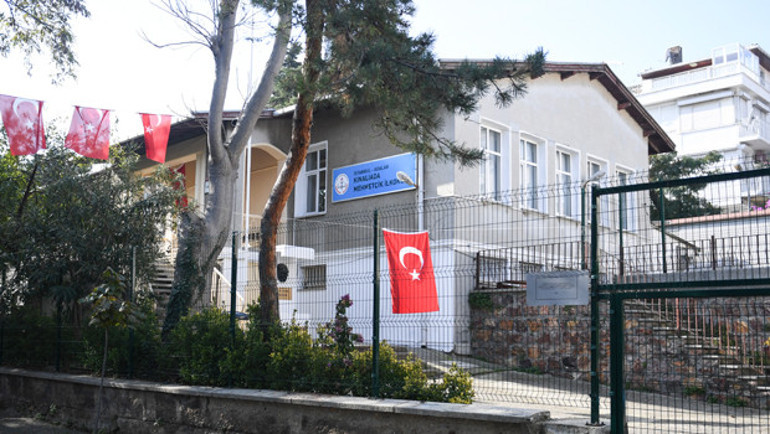 14 öğrenci, 1 öğretmen