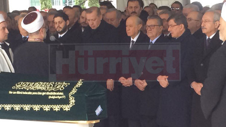 Yavuz Yılmaz son yolculuğuna uğurlandı... Yılmaz Ailesinin zor dakikaları...