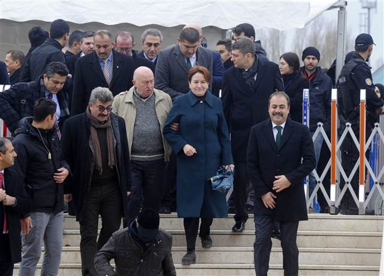 Yavuz Yılmaz son yolculuğuna uğurlandı... Yılmaz Ailesinin zor dakikaları...