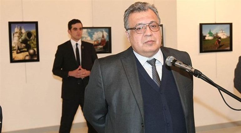 Katille göz gözeyken o düğmeye basabilmek