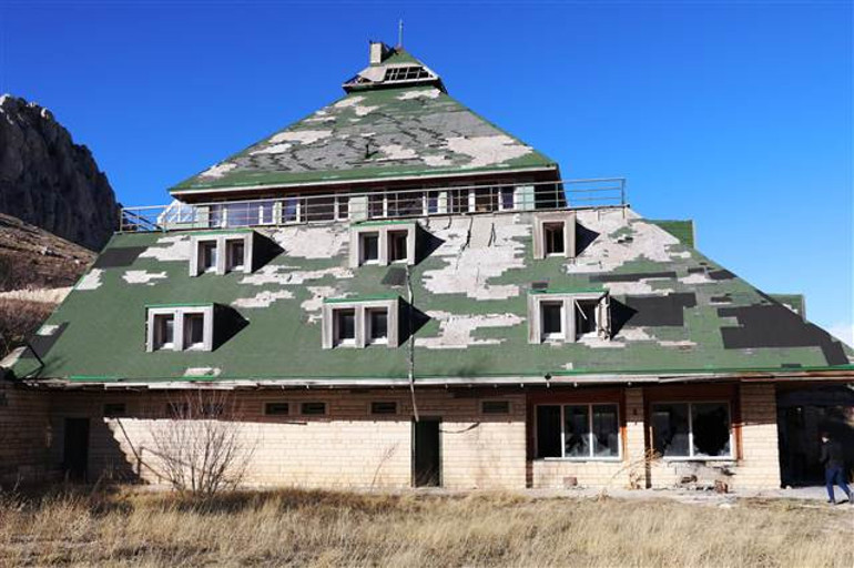 Cem Uzan’ın el konulan lüks işletmesi harabeye döndü