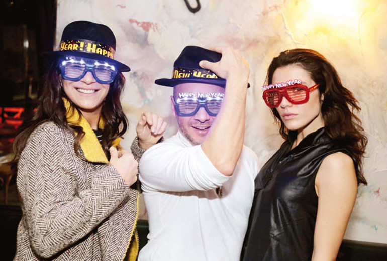 Biz küçük bir aileyiz