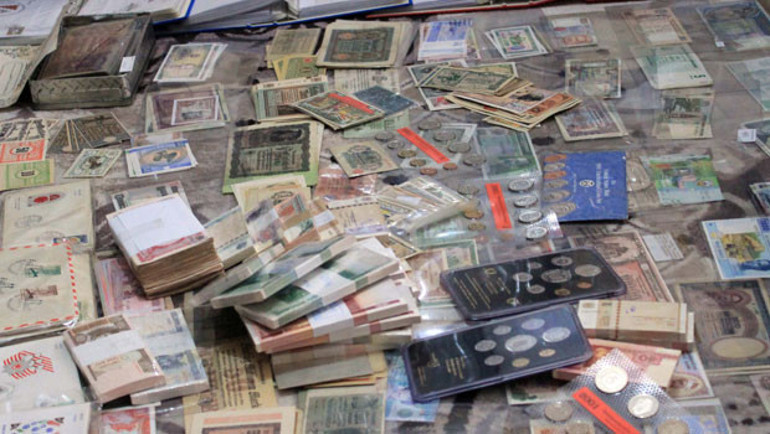 14 sıfırlı Alman parası dahil 6 bin çeşit banknotu  var