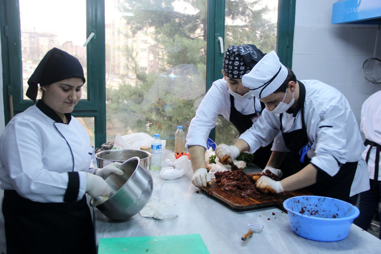 Liselilerden ‘Yaratıcı Mezeler Yarışması’
