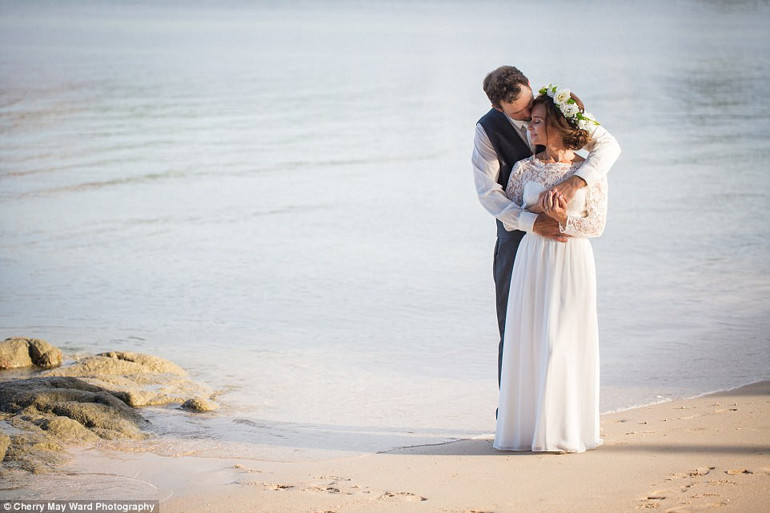 Mutluluğun ‘zirvesindeler’: Everest’in tepesinde evlendiler