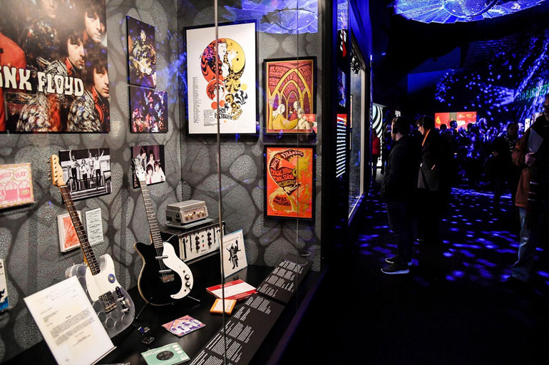 Roma’daki sergide Pink Floyd’u yaşadılar