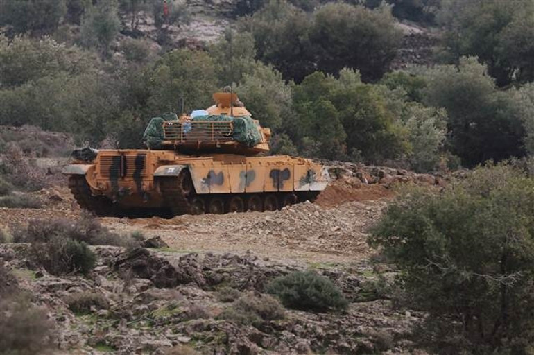 Afrinde son dakika... Peş peşe ateşlendi