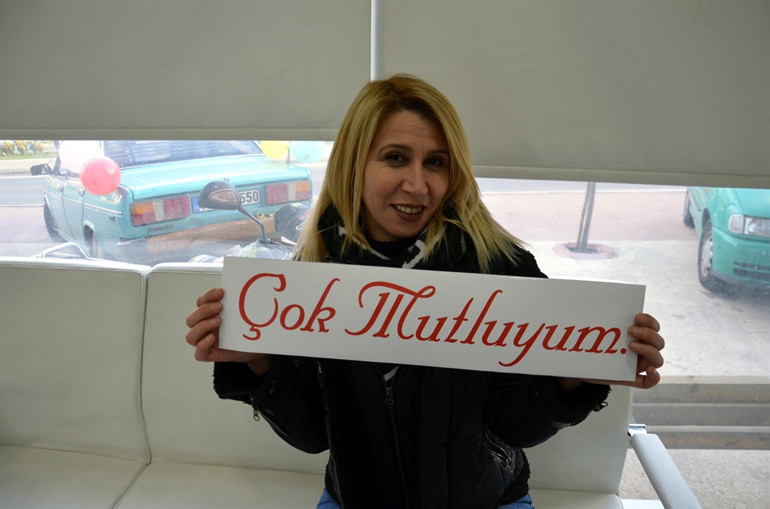 Kendisini aldatan kocasından boşandı Böyle kutladı...