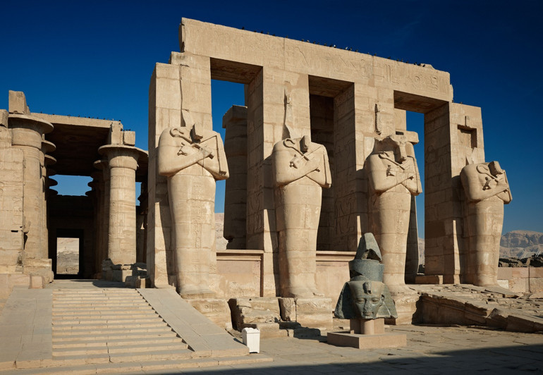 Yol uzun, hava sıcak, can tatlı, hayat güzel: Luksor