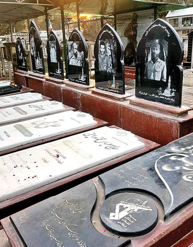 İran: Başörtünün kapatamadığı perçem