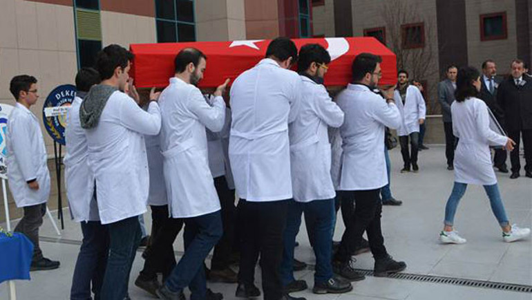 Profesör vücudunu öğrencilerine bıraktı