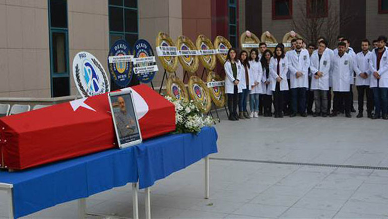 Profesör vücudunu öğrencilerine bıraktı