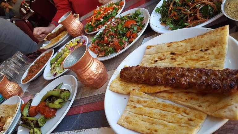 Sarı, sıcak bir hafta sonu: Adana